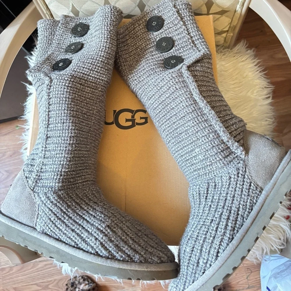 Ugg women gray classic cardy cabled knit boots